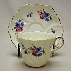 Paragon Fine Bone China by Appointment to HM the Queen Floral Tea Cup & Saucer